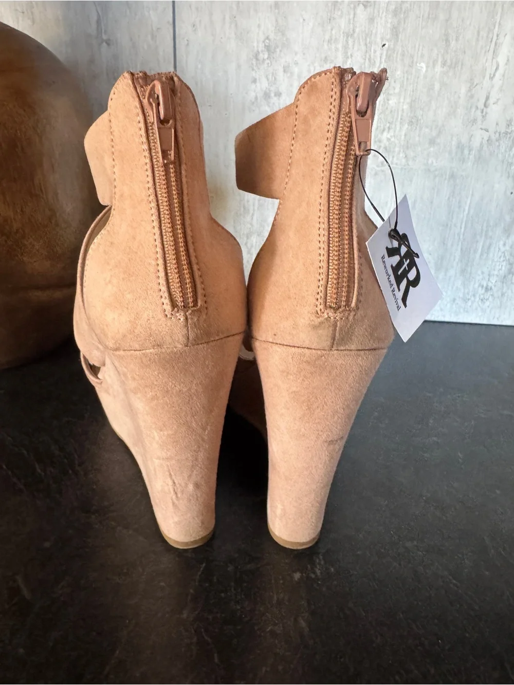 Chinese Laundry | Blush Pink Suede Wedge Sandals | 10